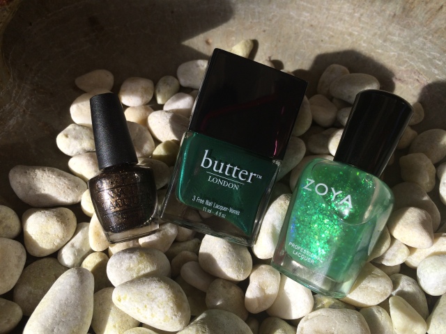 Forest camouflage manicure
