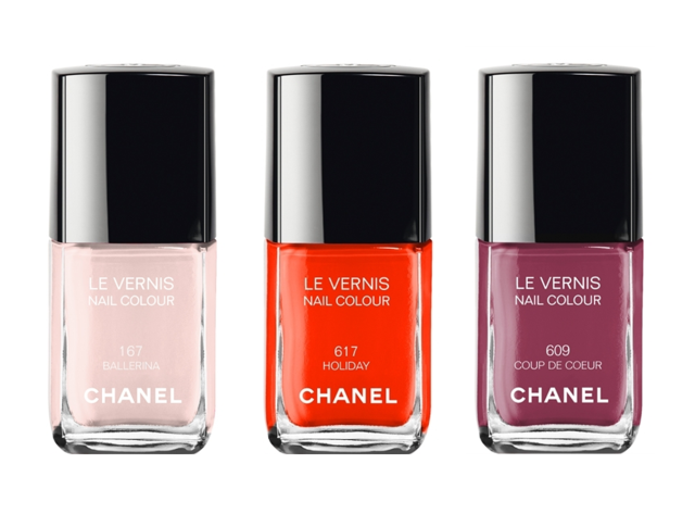 April Wishlist: Chanel Nail Polishes in Ballerina, Holiday and Coup de Coeur