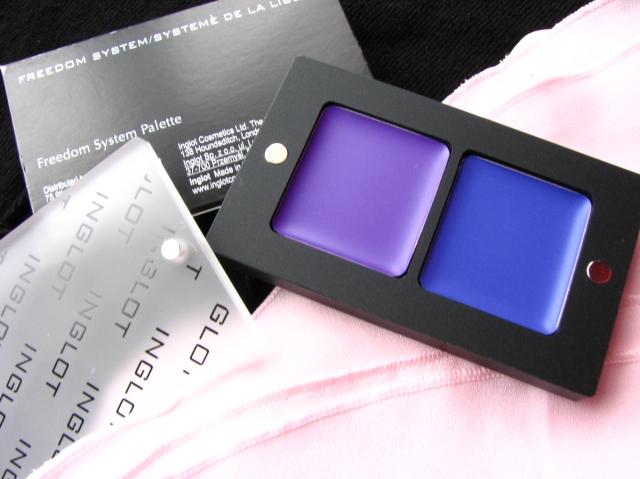 Inglot Freedon System two Pan Palette with Blue (#95) and Purple (#99) lipsticks